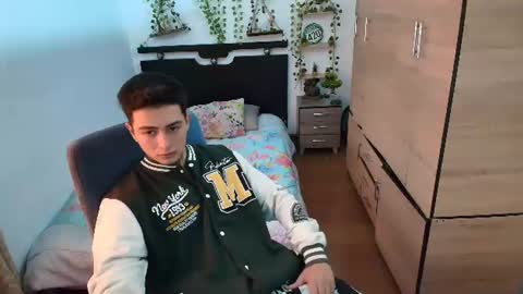 santi_ss online show from June 30, 3:02 pm