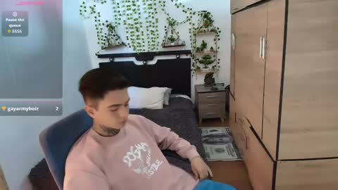 santi_ss online show from April 26, 4:26 pm