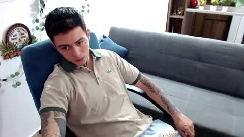 santi_ss online show from April 6, 4:41 pm