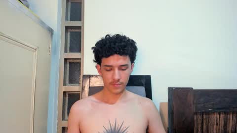 santi_twink19 online show from October 4, 4:39 am