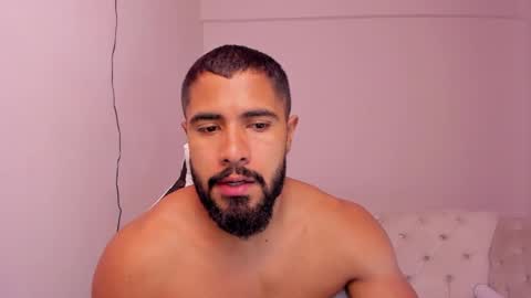 santiago_huntt online show from February 19, 12:22 pm