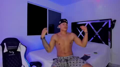 Santi Reyes online show from December 4, 7:06 am