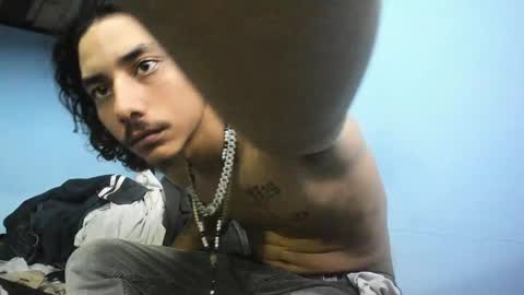 Snapshot of santiagoxxxtreme_ chatting on January 30, 8:42 pm Santiago    online show from January 30, 8:42 pm