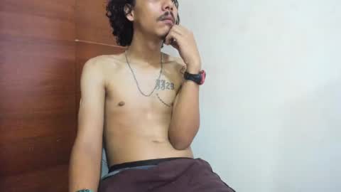 Snapshot of santiagoxxxtreme_ chatting on December 18, 9:47 am Santiago    online show from December 18, 9:47 am