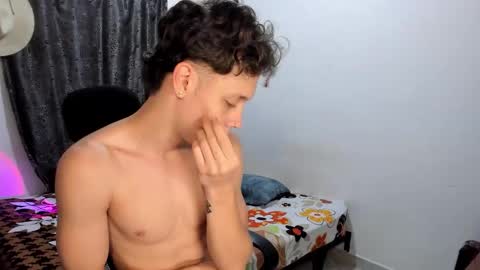 Julius Novachrono  online show from December 5, 6:04 pm