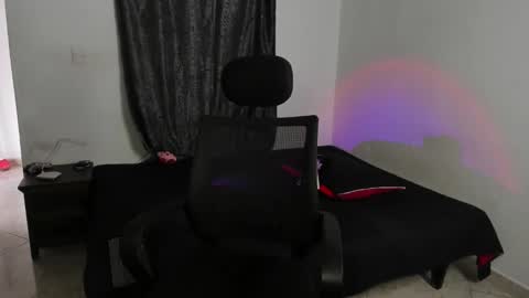 Julius Novachrono  online show from November 28, 1:35 pm