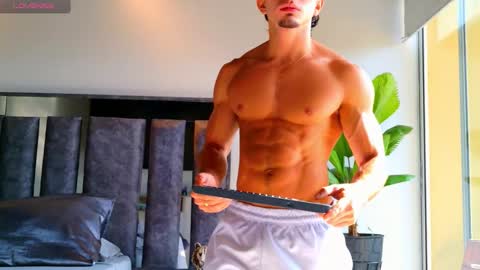 Santiago Seans online show from February 5, 1:51 pm