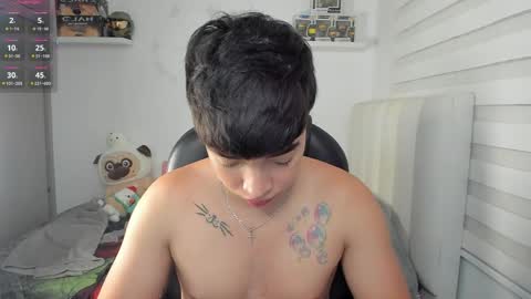 Mr. Santiago online show from April 10, 1:40 pm