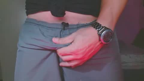 Snapshot of sbutter chatting on December 4, 9:02 pm sbutter online show from December 4, 9:02 pm