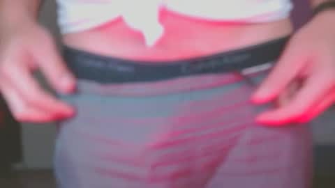 Snapshot of sbutter chatting on December 15, 9:42 pm sbutter online show from December 15, 9:42 pm