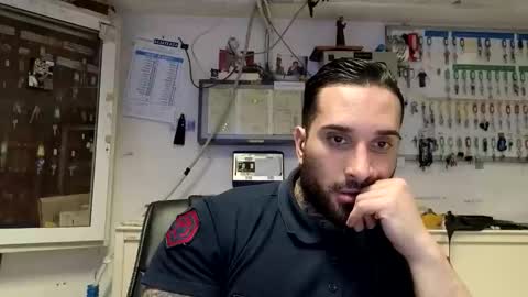 sc0rpi0n95 online show from May 7, 1:38 am
