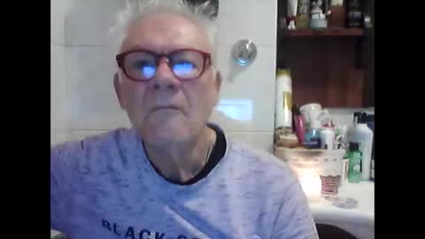 Snapshot of schizzodoro chatting on October 17, 2:59 am schizzodoro online show from October 17, 2:59 am