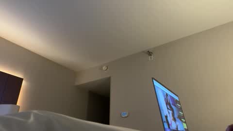 seanjohnsen online show from November 19, 6:13 am