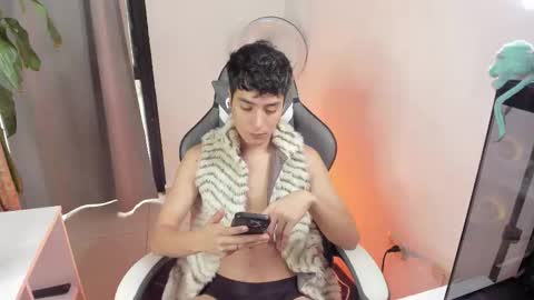 sebastian online show from February 25, 6:20 pm