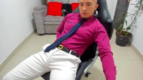 juan  sebastian online show from December 4, 2:26 pm