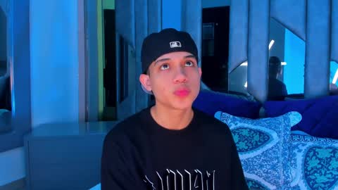 Sebastian online show from September 19, 8:08 pm