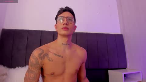 SEBASTIAN PALACIO online show from November 23, 8:42 pm