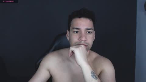 Snapshot of secretboy5000 chatting on November 1, 10:52 am Jex online show from November 1, 10:52 am