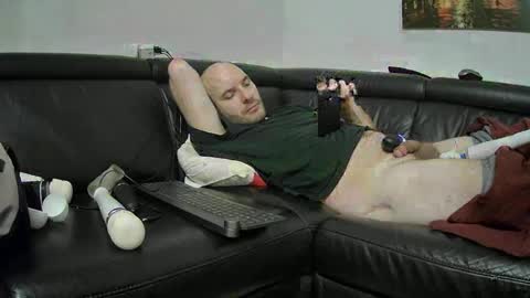 Snapshot of seeebi chatting on January 8, 5:59 am Sebastian online show from January 8, 5:59 am