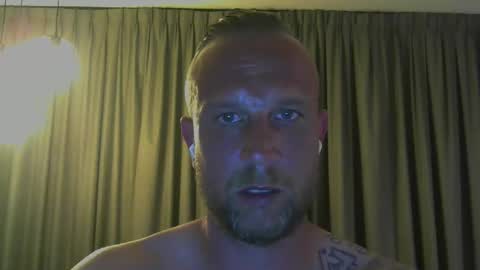 sence08 online show from May 1, 9:06 pm