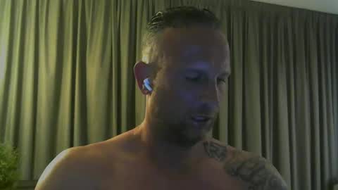 sence08 online show from May 10, 9:38 pm