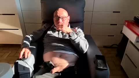 serge8413 online show from December 30, 1:25 pm