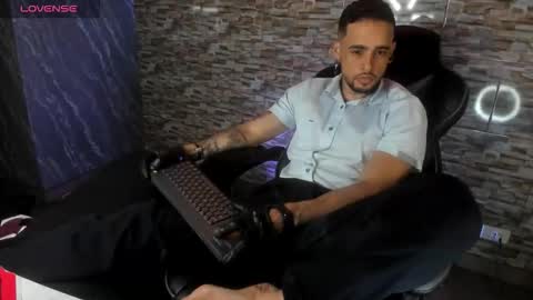 seth_0wner online show from February 26, 2:24 am