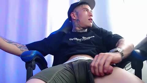 Thomas online show from November 26, 8:56 pm