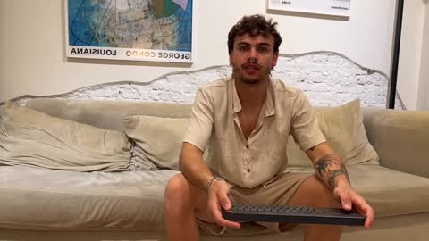 Andrea and Anna online show from January 9, 3:23 am