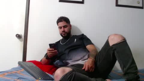 sexxy man online show from September 17, 4:46 am