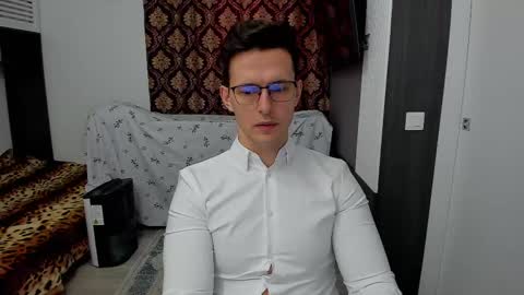 Snapshot of sexxymuscles4u chatting on March 11, 10:07 am Sexxymuscles4U online show from March 11, 10:07 am