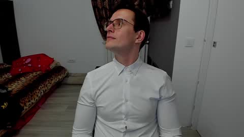 Snapshot of sexxymuscles4u chatting on January 28, 6:28 pm Sexxymuscles4U online show from January 28, 6:28 pm