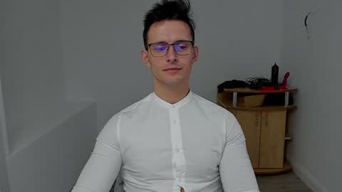 Snapshot of sexxymuscles4u chatting on December 7, 12:02 pm Sexxymuscles4U online show from December 7, 12:02 pm