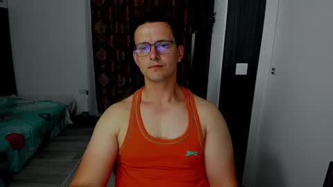 Snapshot of sexxymuscles4u chatting on September 9, 10:48 am Sexxymuscles4U online show from September 9, 10:48 am
