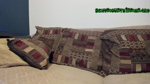 Sexymountainman420 online show from December 17, 3:50 am