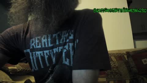 Sexymountainman420 online show from December 21, 2:41 am