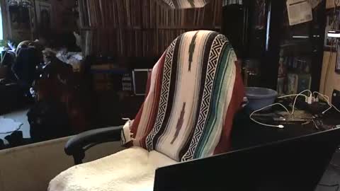 Grizz Lee Bear online show from January 28, 1:38 pm