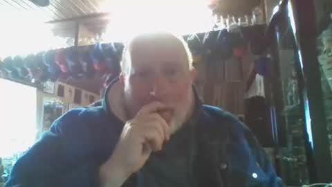 Grizz Lee Bear online show from December 15, 10:39 am