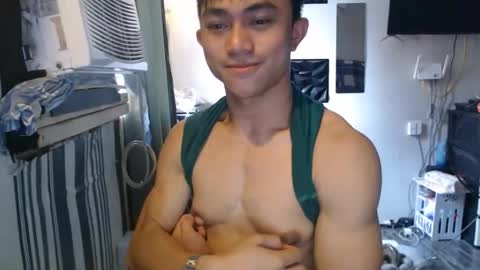 sexystrongcum online show from April 13, 3:40 am