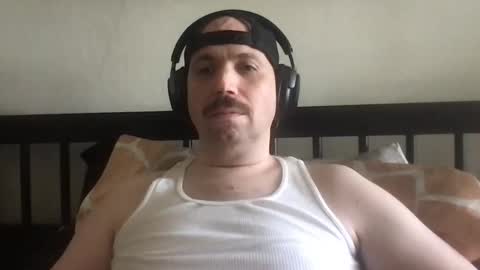 sfgiants1982 online show from October 18, 9:20 pm