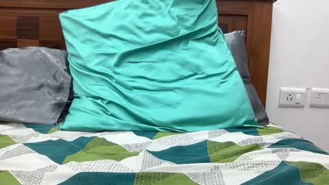 Snapshot of shash2014 chatting on December 4, 3:10 pm Shashii online show from December 4, 3:10 pm