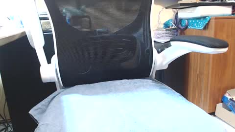 Snapshot of shawntl chatting on March 1, 6:32 pm Shawn online show from March 1, 6:32 pm