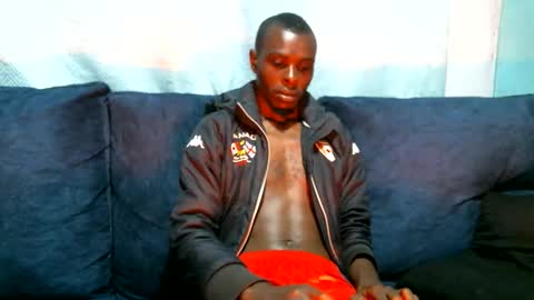 Snapshot of shikwekwe chatting on October 6, 3:27 pm Collorewamadeals online show from October 6, 3:27 pm