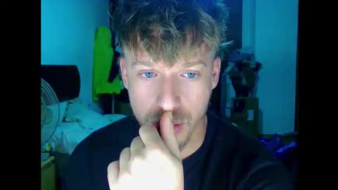 Cick Goreskin online show from November 19, 2:11 am