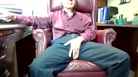 nikolas send dm for an appointment online show from January 17, 5:10 pm