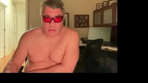 Chicago Guy online show from April 3, 4:53 am