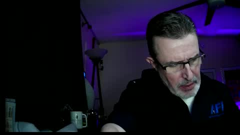 shrewtamer online show from December 28, 5:23 am