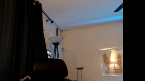 shrewtamer online show from March 8, 1:59 am