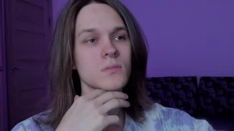 Snapshot of shy_nny chatting on October 17, 12:31 pm Mark online show from October 17, 12:31 pm