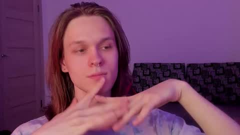 Snapshot of shy_nny chatting on October 9, 11:15 am Mark online show from October 9, 11:15 am